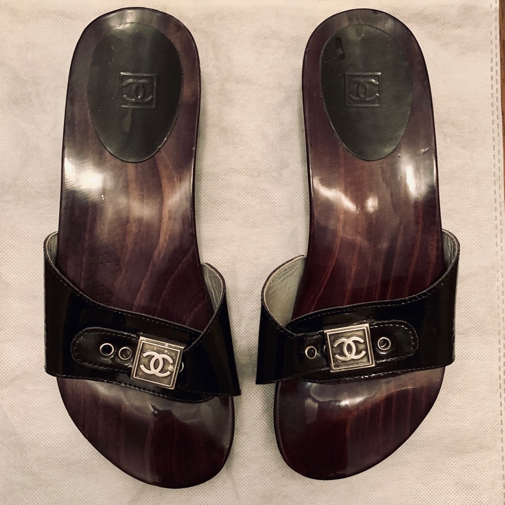 Chanel sandals size 8